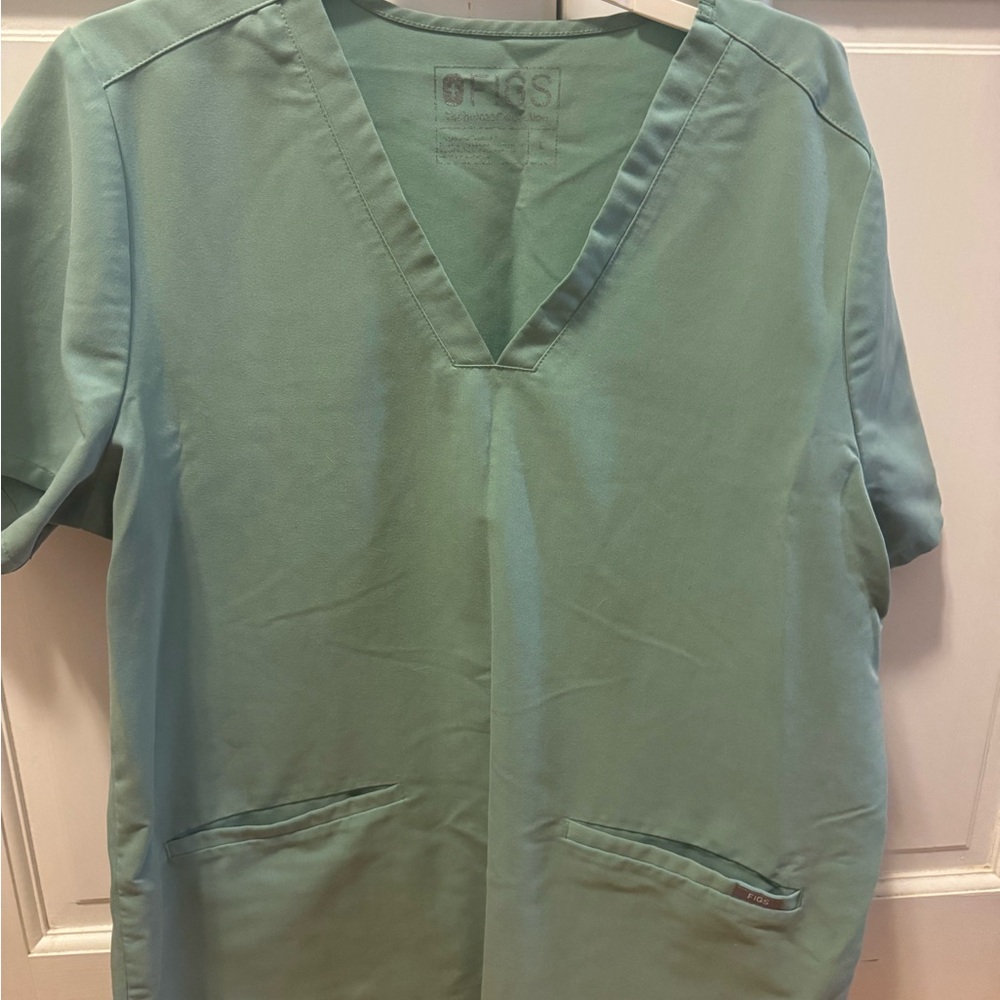 Figs Classic Green Scrub Top and matching jogger scrub pants